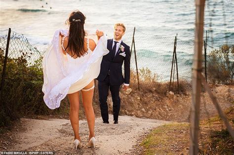 The World S Funniest Wedding Photos From Around The World 2018 Daily