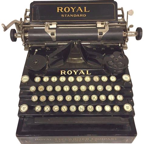 antique royal standard   typewriter nice stenciling finish