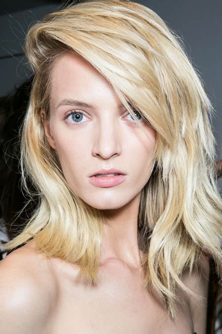 70 Of The Best Side Swept Bangs For 2021 – Hairstyle Camp