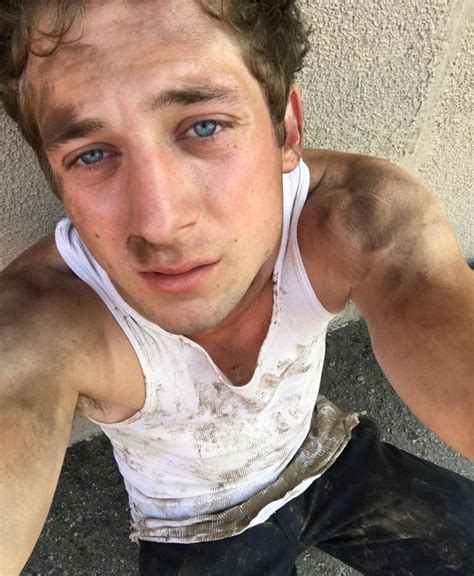 Jeremy Allen White Biography Height And Life Story Super Stars Bio