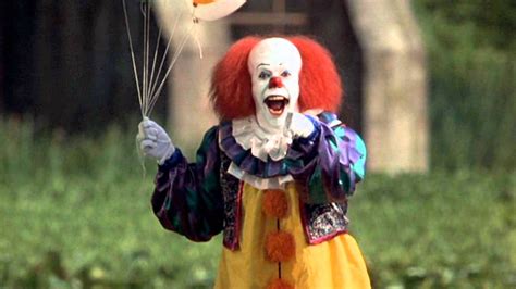 pennywise  clown    costume   reboot riot fest