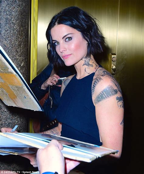 jaimie alexander shows off her fake blindspot tattoos as she leaves late show daily mail online