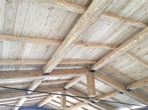 I vantaggi principali · parquet bianco: Tetto in legno di castagno