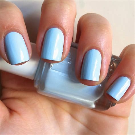 nails  polished essie borrowed blue