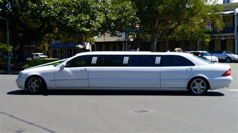 airport limousine service  fleet  airport limo toronto limousine limo airport limo