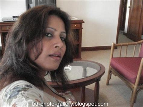 Bangladesh Media Zone Most Wanted Bd Hot Actress Elora Gohor Showing