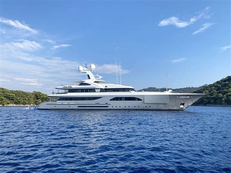 yacht  charter feadship luxury yacht charter