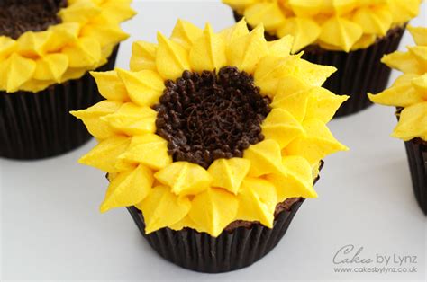 pipe sunflower cupcakes cakes  lynz
