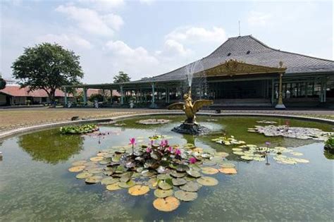 pilihan tempat wisata    solo terbaru  kumparancom