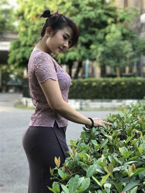 Model Nan Htike Htar San S Attractive Photos Burmese Actress And