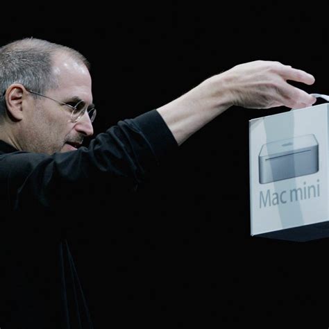 apple ceo steve jobs delivers opening keynote  macworld