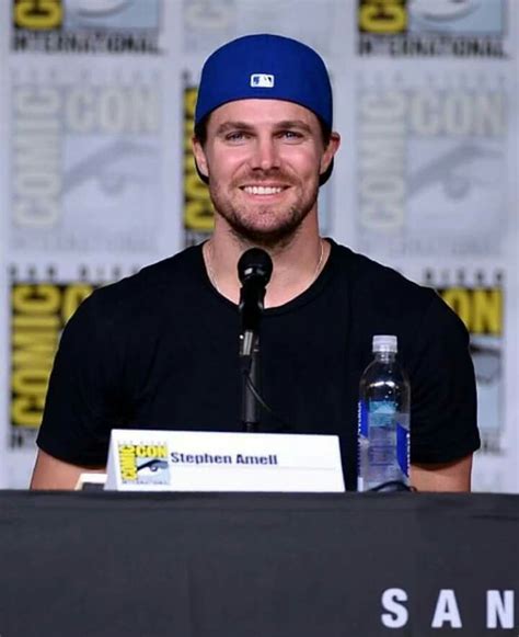 Pin By Palakshi On ♥️ Stephen Amell♥️ Stephen Amell Comic Con Actor