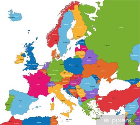 fotobehang kleurrijke kaart van europa met de landen en hoofdsteden pixersnl