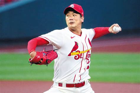 Kim Kwang Hyun Of St Louis Cardinals Earns 1st Win The Chosun Ilbo