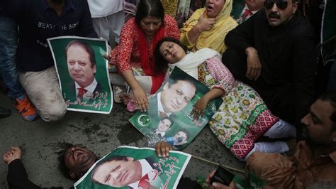 nawaz sharif pakistan s prime minister toppled by corruption case