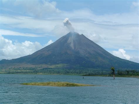 arenal volcano area