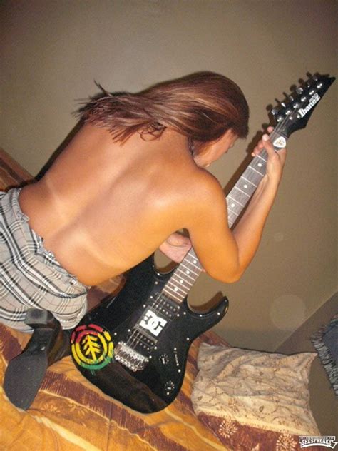 Canadian Bitch And Her Guitar Shesfreaky