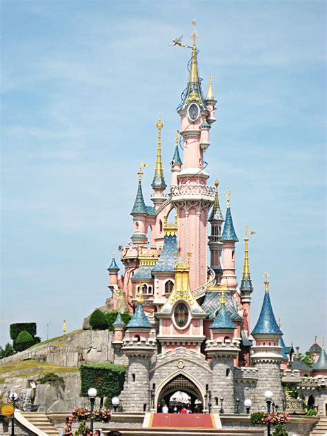 sleeping beauty castle  disneyland paris disney princess photo