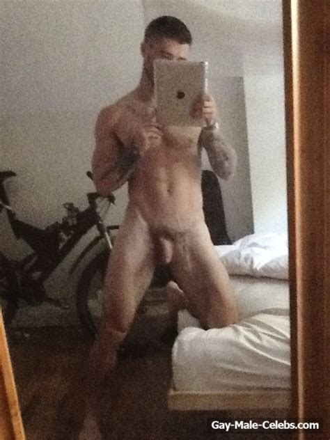 kyle krieger leaked frontal nude selfie from cell phone gay male