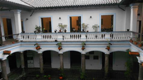 historic houses  quito ecuador budget travel