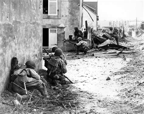 photo men   army  infantry division advancing  brest france  german machine