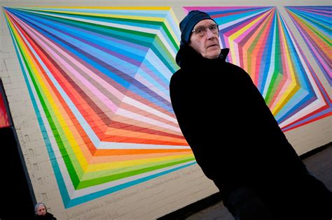 배경 화면 사람들 삽화 밴쿠버 벽화 색깔 무지개 캡 모양 그림 물감 가로 사진 눈맞춤 현대 미술 경사