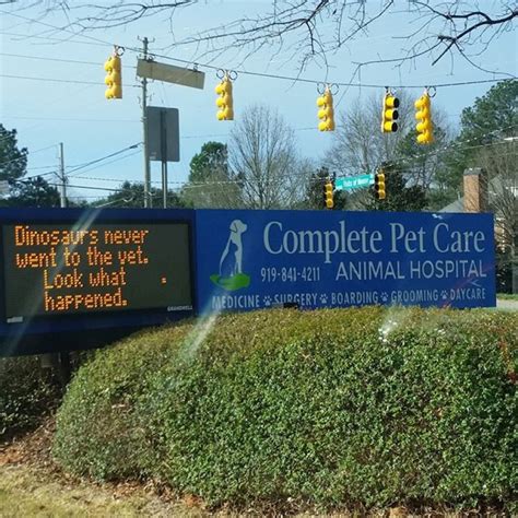 18 hilarious and real veterinary signs found around the country