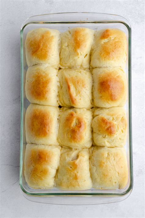 easy yeast rolls these easy yeast rolls are made with simple