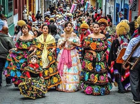 Trajes Típicos De Chiapas Artesanías Pinterest