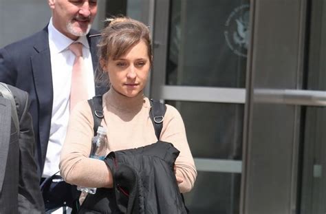 smallville actress allison mack pleads guilty in sex cult case top news us news