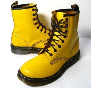reasons  dr martens   major style investment key  fashion