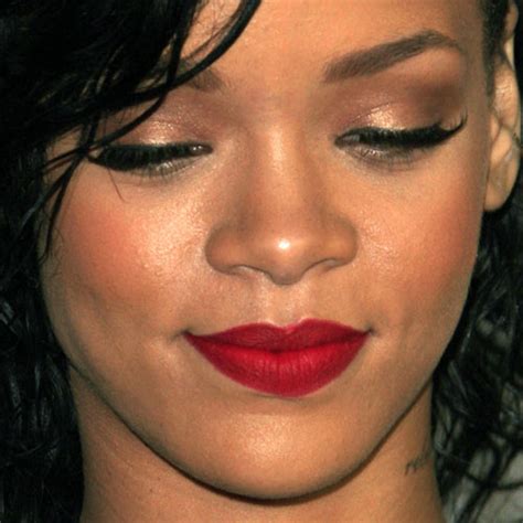 Rihanna Makeup Bronze Eyeshadow And Red Lipstick Steal