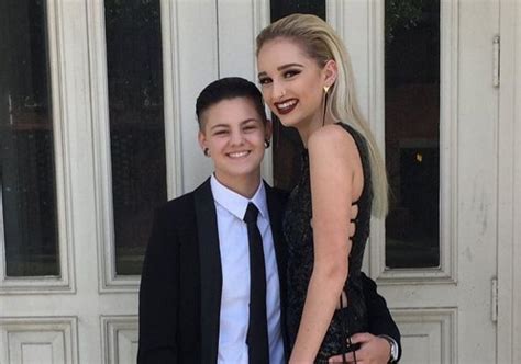 Prom Queens Teen Lesbian Couple Crowned Prom Queens