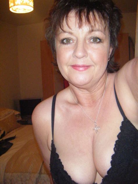 honey4uxxx 56 from edinburgh is a local granny looking