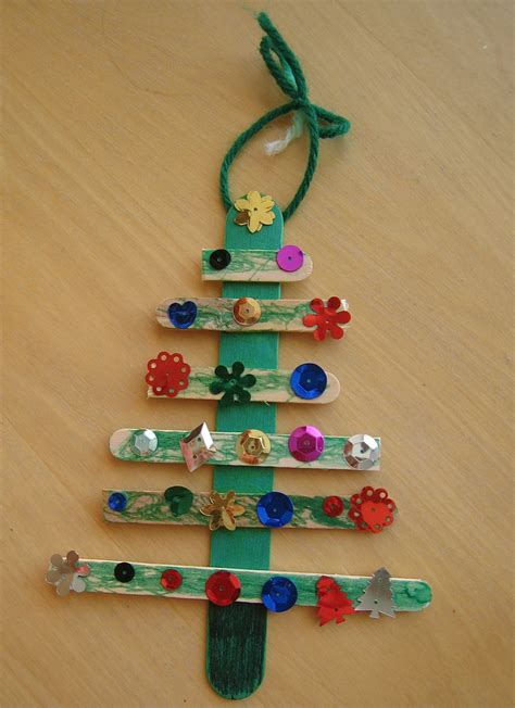 christmas tree craft preschoolelementary holiday craft mommyapolis