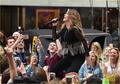 shania twain performs her hits during today show concert