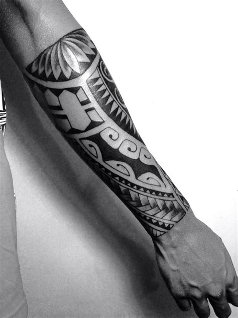 1001 idées tatouage maori encre ciel et mer