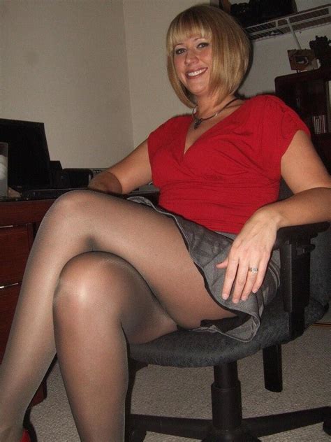 mommy makes me jerk off every time she wears pantyhose 102 pics