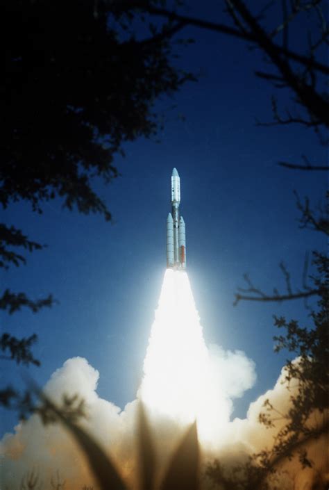 voyager  launch