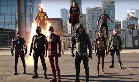 Arrow Flash Supergirl And Legends Crossover Gets An