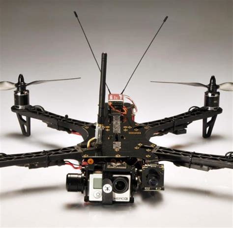 video gopro zeigt aufnahmen seiner quadcopter drohne welt