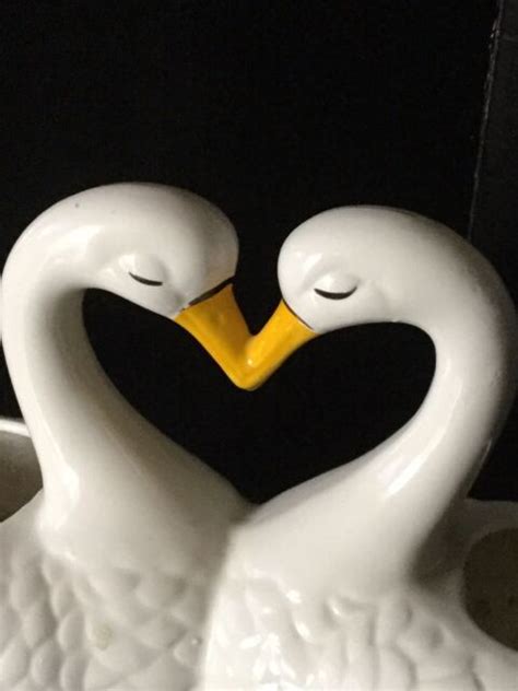 Vintage Kissing Swans Or Ducks White Ceramic Double Planter 10
