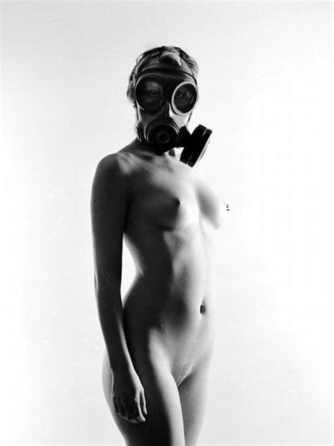 girls in gas masks a very unusual fetish 34 pics