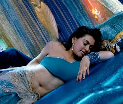 Hansika Motwani Hot Sexy Spicy Nsvel Saree Tight Dress