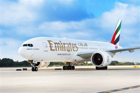 emirates marks significant boeing  fleet renewal milestones aviationbe