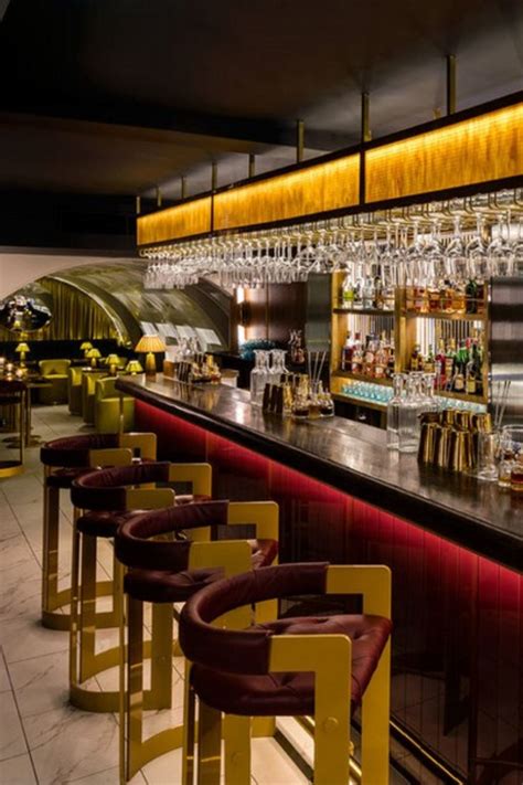 glamorous  exciting bar decor   luxury bar bar decor