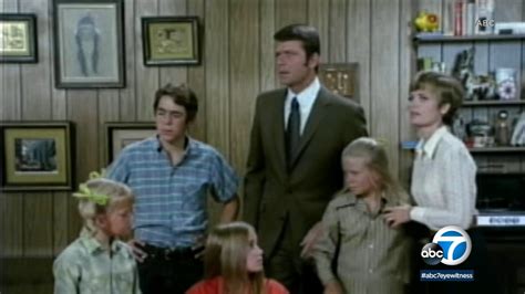anti vaccination groups are using an episode from the brady bunch to