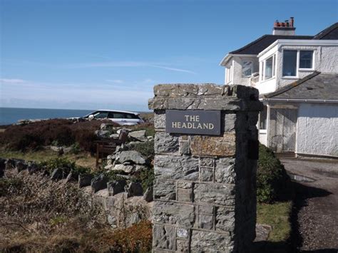 headland lovely coastal flat  superb views enjoy  coastal drama updated