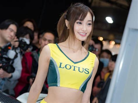 Japanese Babes Of The 2016 Tokyo Auto Salon Carbuzz