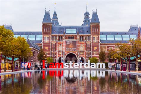 amsterdams iconic  amsterdam sign   banished  itll